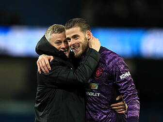 Solskjaer shields goalkeeper D...